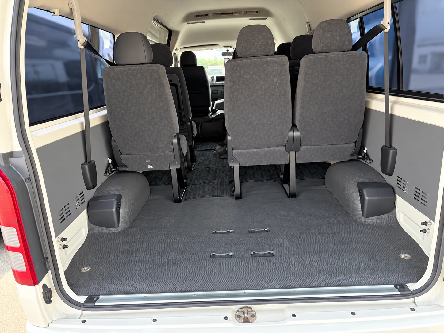 Toyota HiAce / Large Van — Luggage area